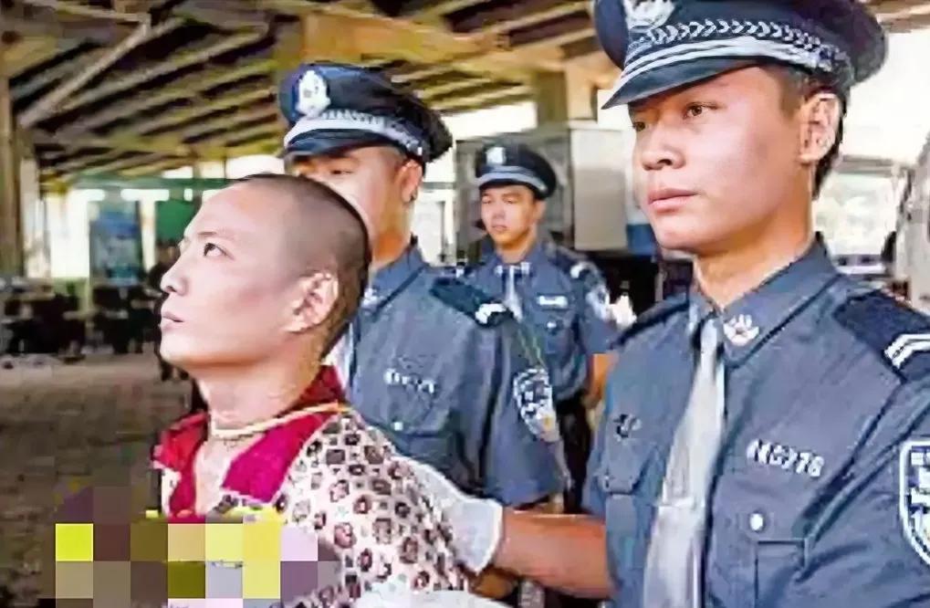 2002年，广州看守所，一个名叫廖坤的罪犯被验明正身，即将被押解赴刑场接受处决，