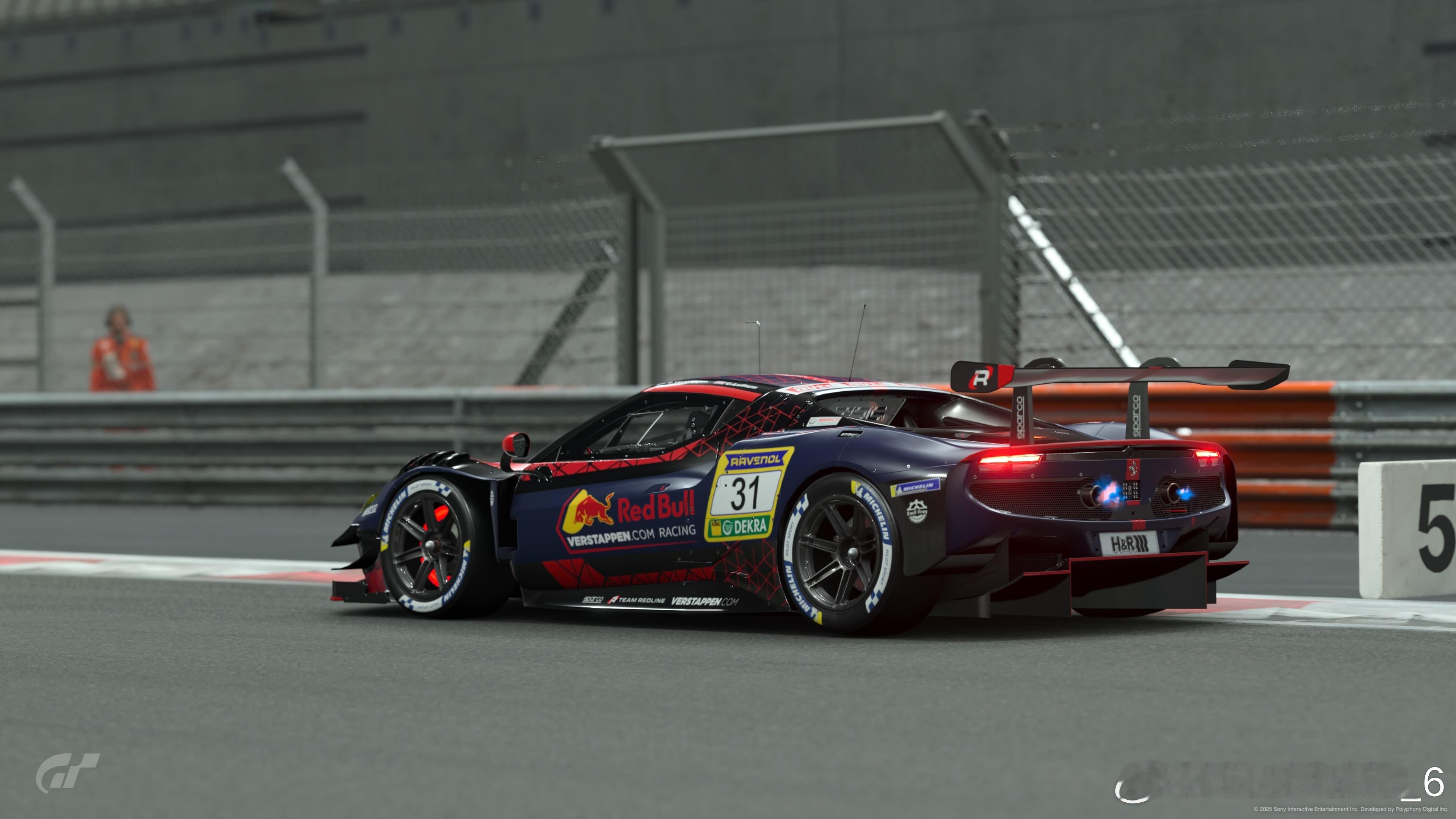 25赛季唯一一位驾驶法拉利赛车正赛夺冠的F1车手:维斯塔潘 