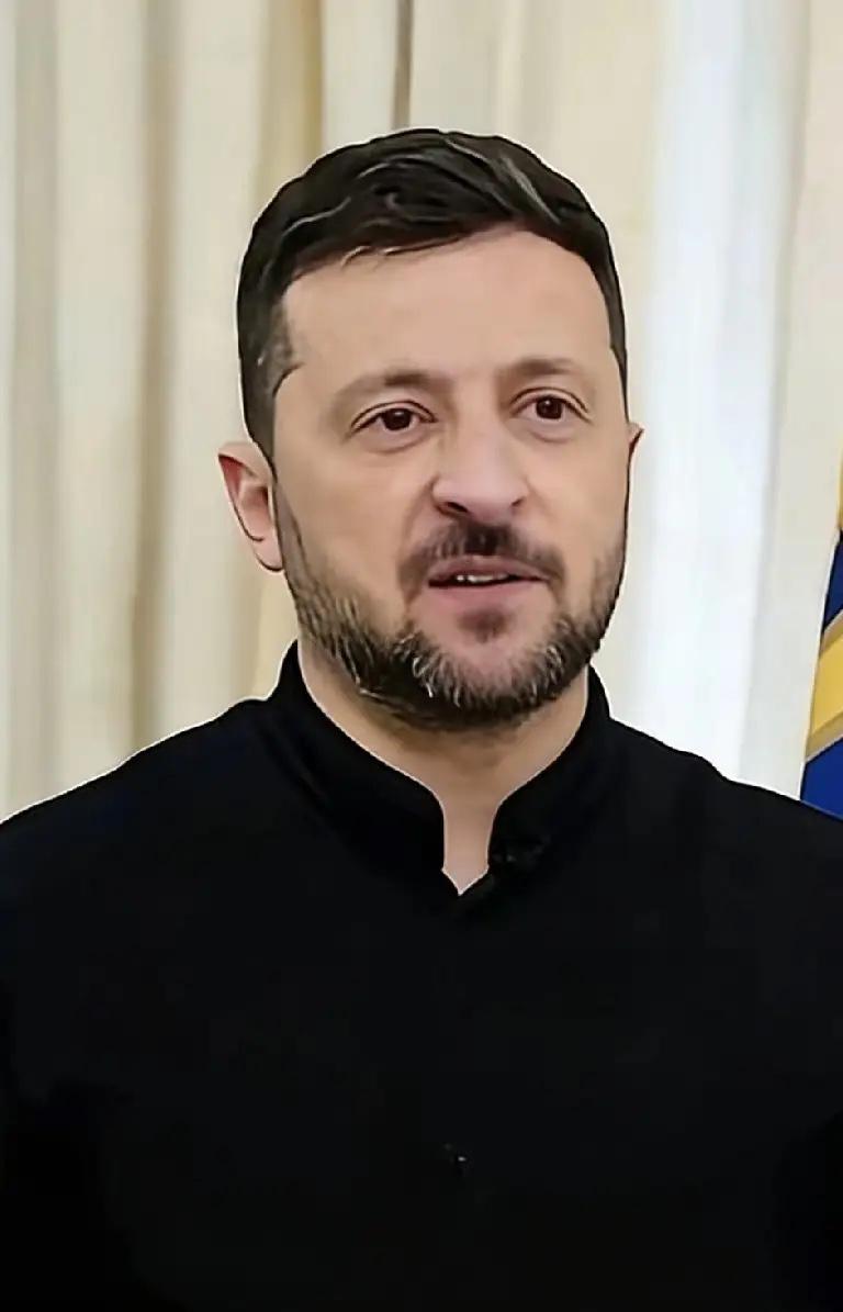 美国这回是真急眼了。
​​​泽连斯基刚跟白宫通完电话，那边传来的消息挺耐人寻味—