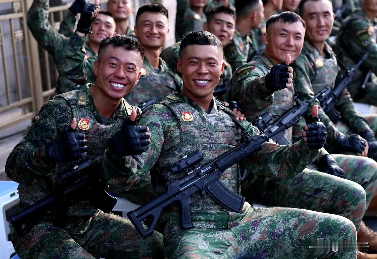 就是这群面孔，让我深深的痴迷！
致敬中国军人 中国超帅军人 解放军战士 解放军官