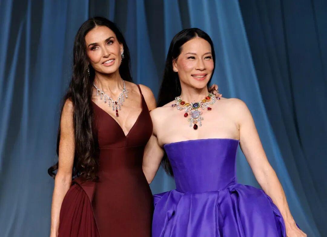 刘玉玲居然认识 Demi Moore，这两位女神居然认识！这不是什么平行宇宙的剧