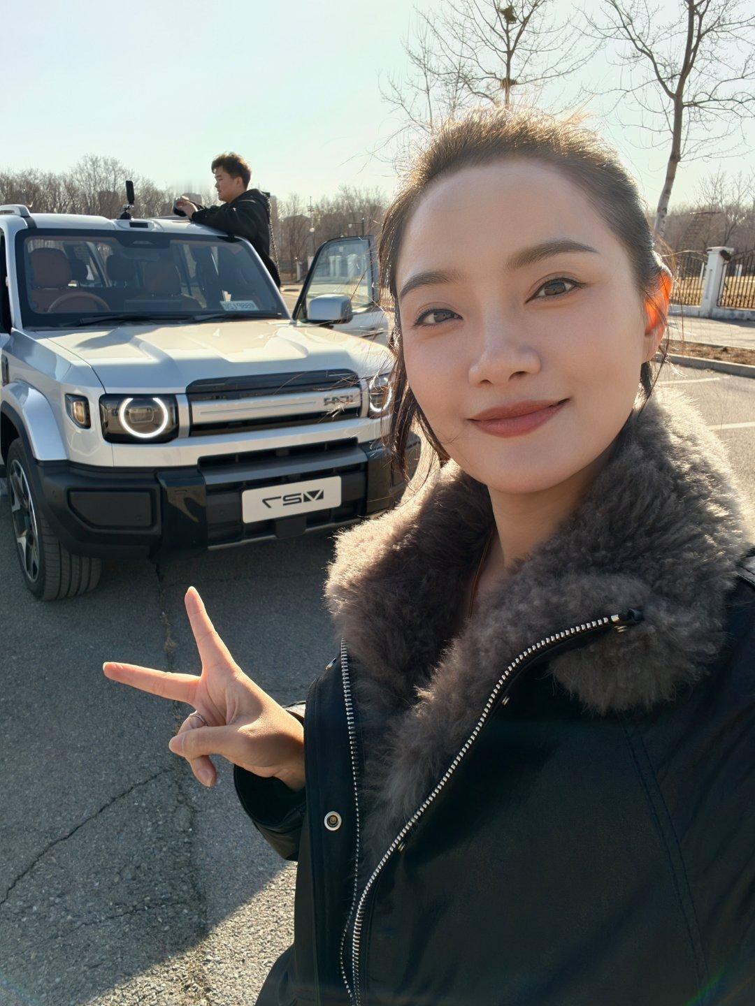 你们今年哪天休息呀？ 车都洗了吗？头发剪了吗