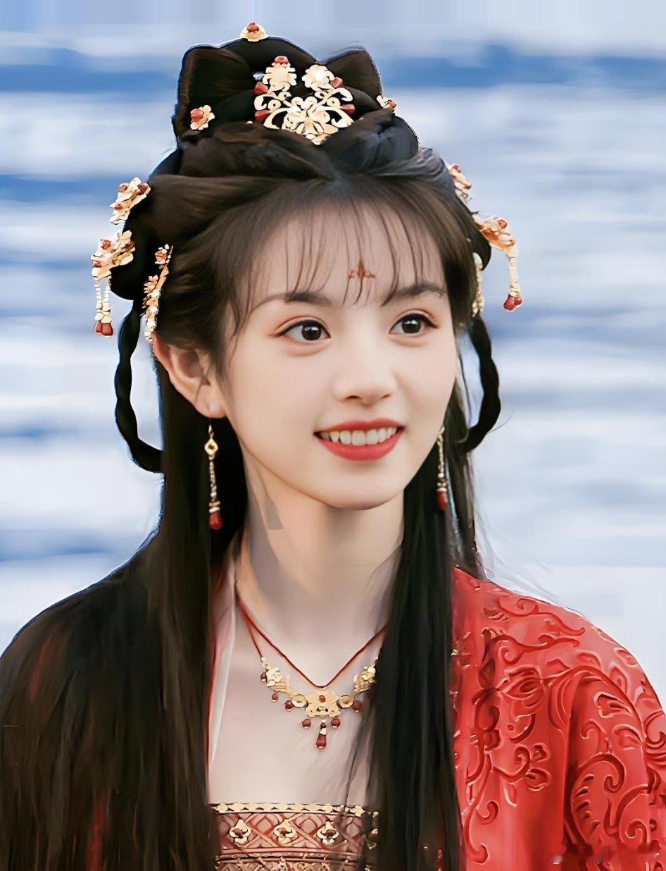 《大奉打更人》：元景帝的宠爱与权谋在《大奉打更人》里，元景帝对临安公主宠爱有加，
