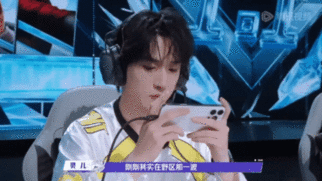 严浩翔勇敢以身入局 战至巅峰 救命！严浩翔这刘邦操作太秀了！开大冲散敌方阵型，帮