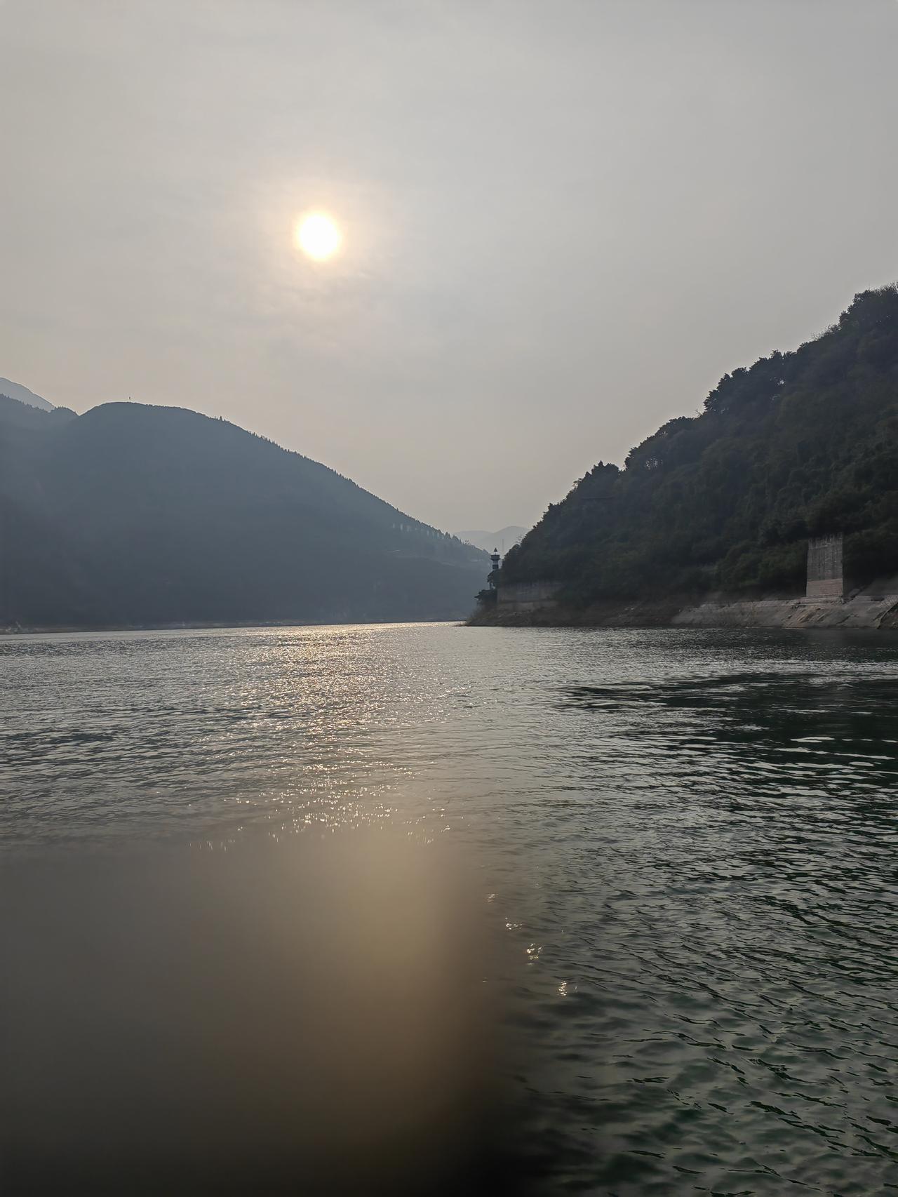 团队领导非常重要，但是我们有一定的概率，遇到不靠谱的领导。
比如分配工作不公，还