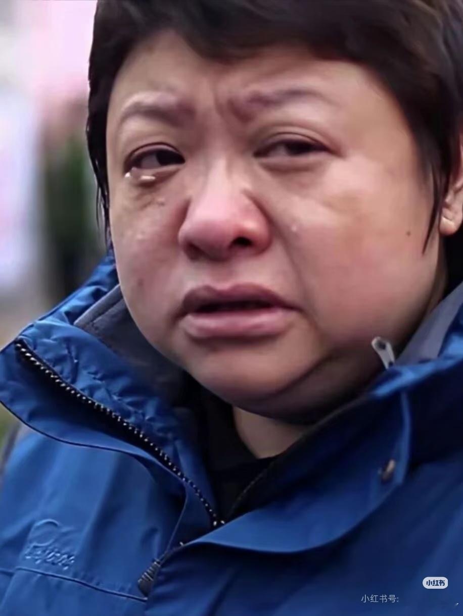 看韩红眼下的纹路，确实不像积了大德的人 