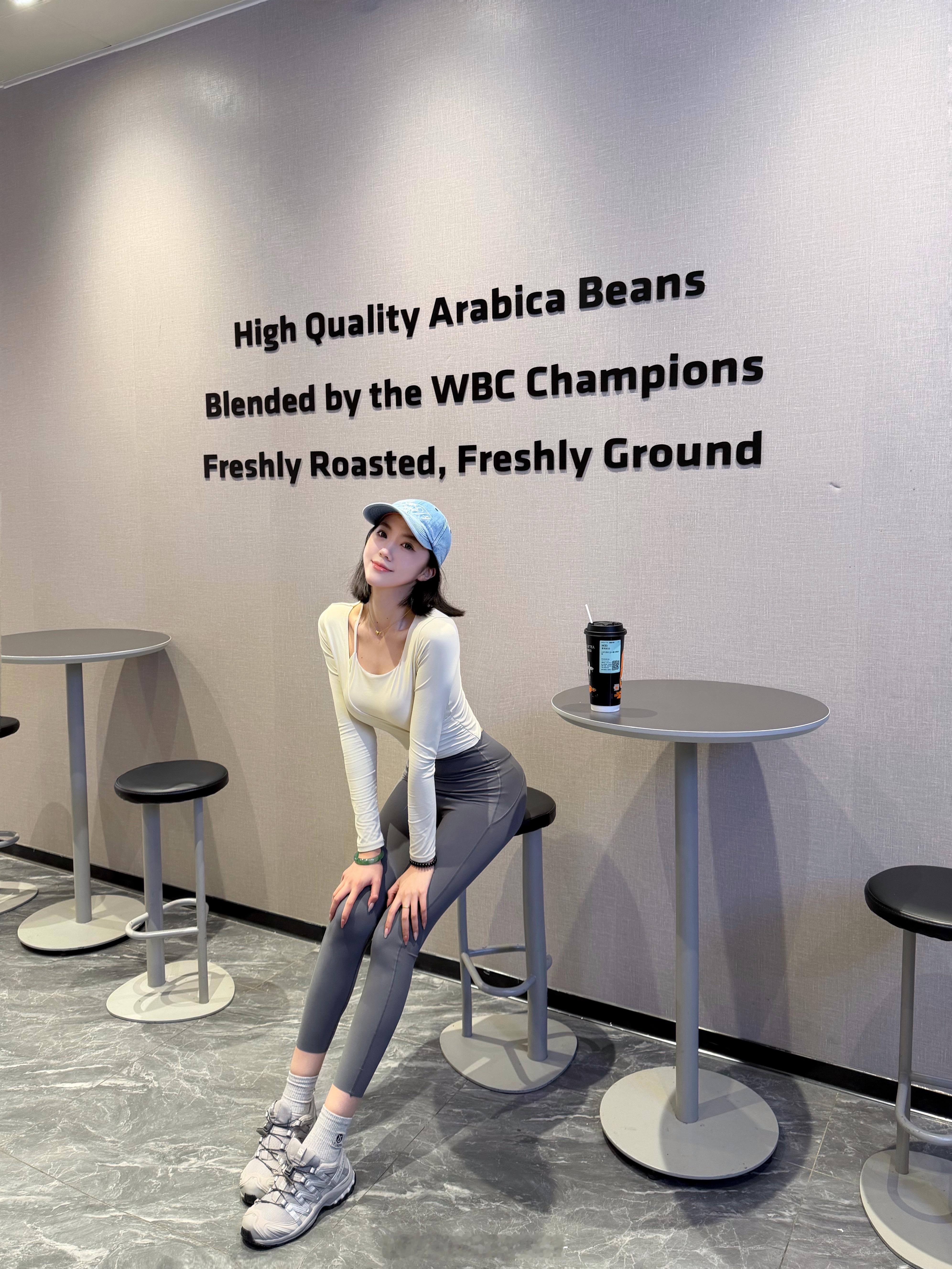 瑜伽裤这么穿也蛮好看  ​​​