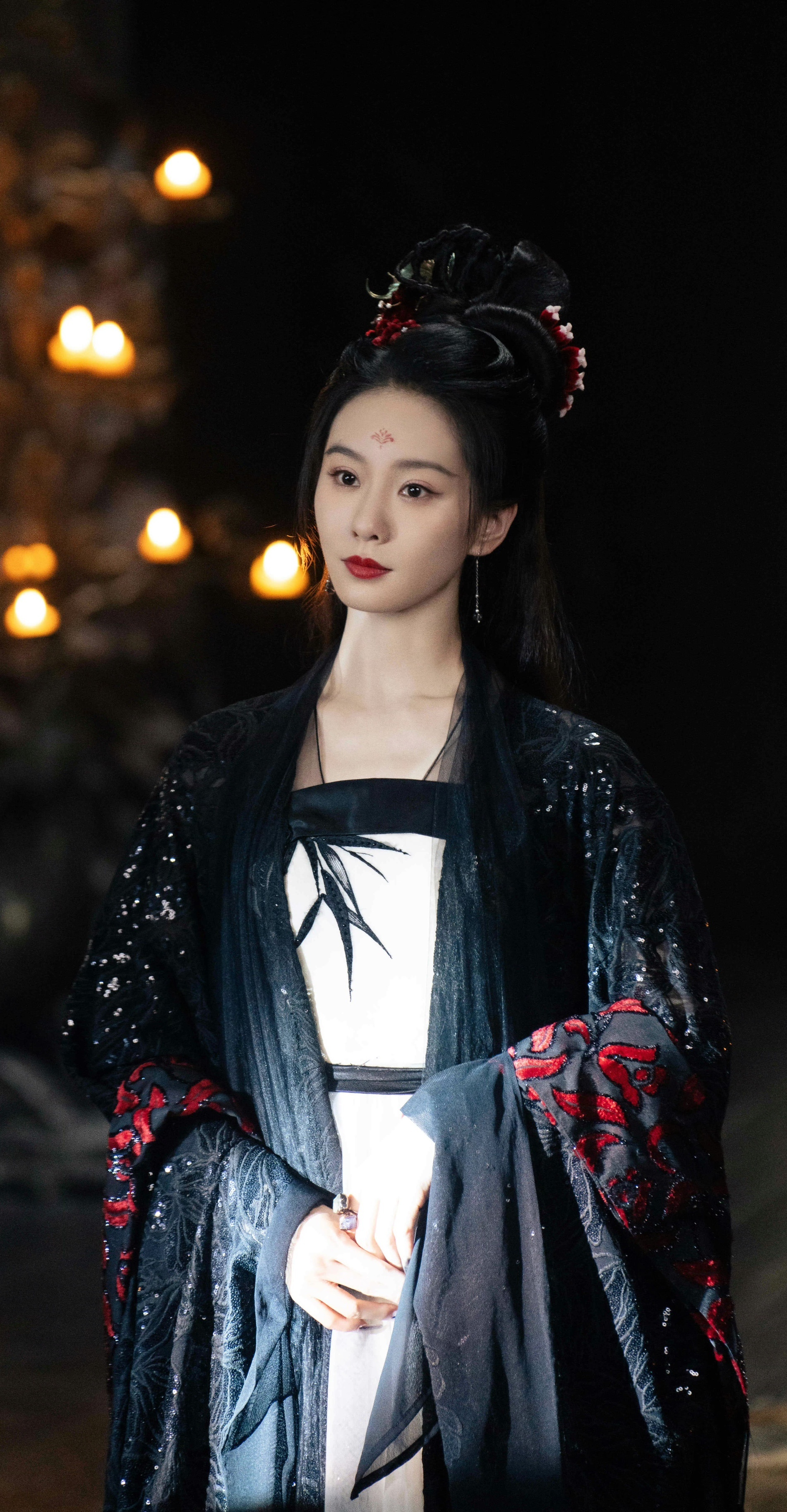 刘诗诗这段梦回红葵蓝葵这身有点酷[哇]淮水竹亭 ​​​