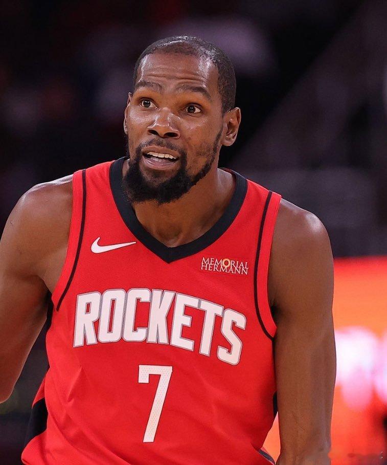 本赛季，当凯文·杜兰特作为主要防守者时，对手投篮命中率仅为25/67（37.3%