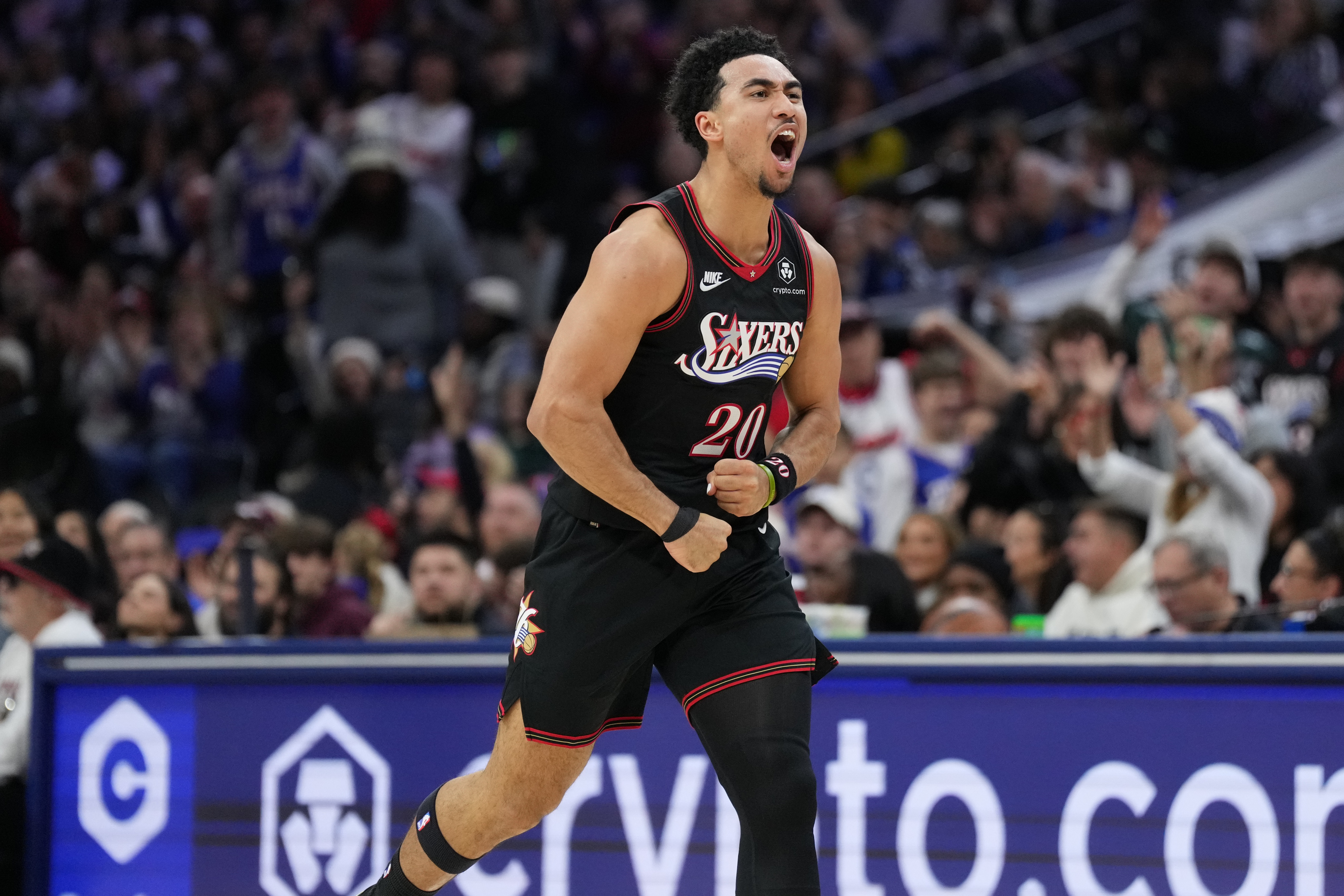 正负值+29最高！麦凯恩11中3拿到12分5板5助3断