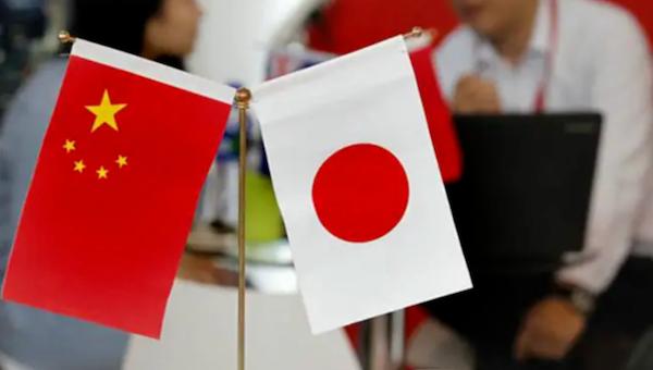 中国科考船进入冲绳附近海域，引发日本方面关注。中国“向阳红一号”综合海洋科考船在