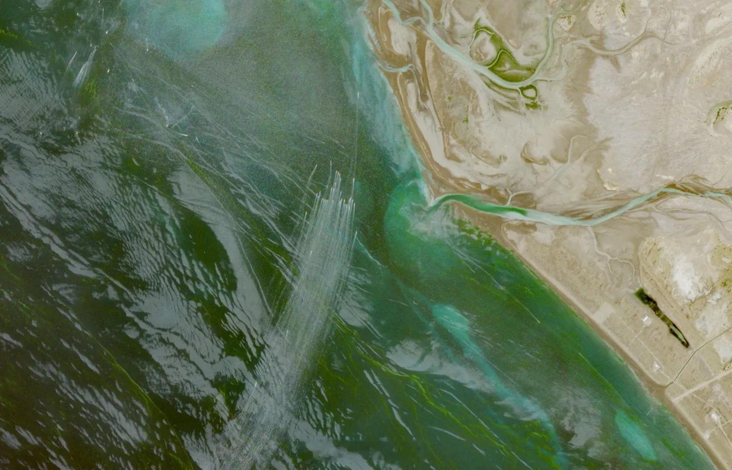 伊朗仍然控制霍尔木兹海峡 伊朗方面在地区局势紧张背景下，展示其对霍尔木兹海峡通行