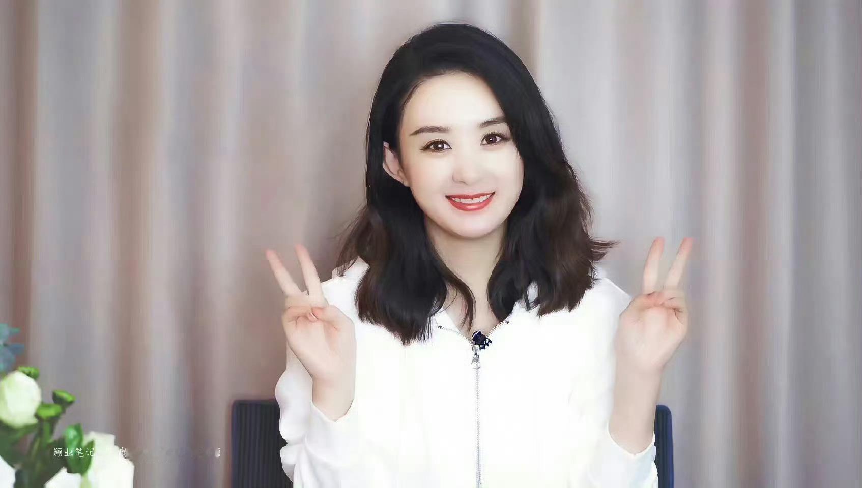 大家中秋节快乐呀，今天吃月饼了吗[么么哒] ​​​