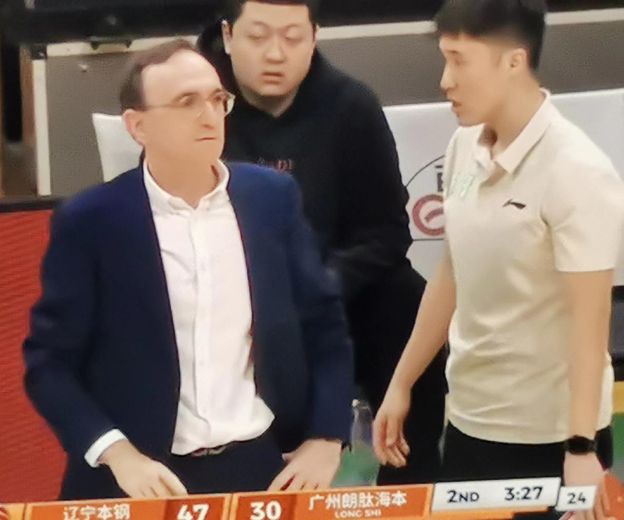 面对中下游球队，辽宁队赢谁都不容易。
辽宁队在遇到北京队之前取得了六连胜，那阵子