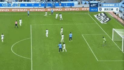 深圳新鹏城vs武汉三镇 比赛第14分钟，韦斯利破门，武汉三镇丢球了！武汉三镇0-