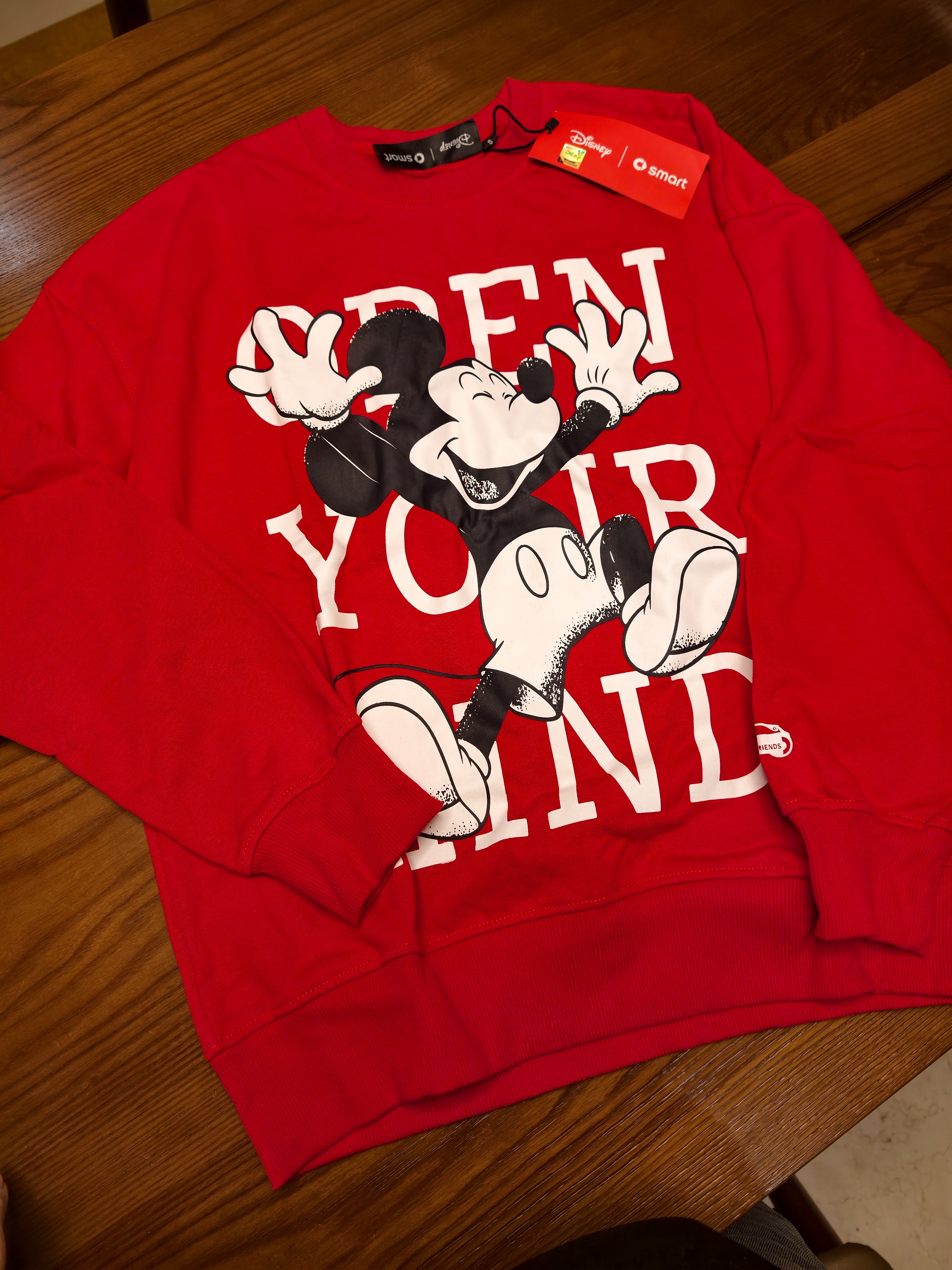 抽一件新年年服，smart和迪士尼联名卫衣，超级好看，不过是女生码，希望女生能中