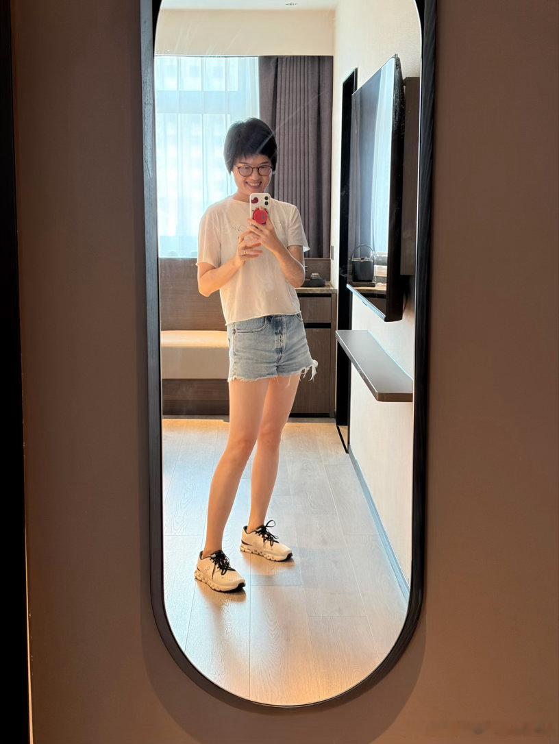 上海仍然很热 