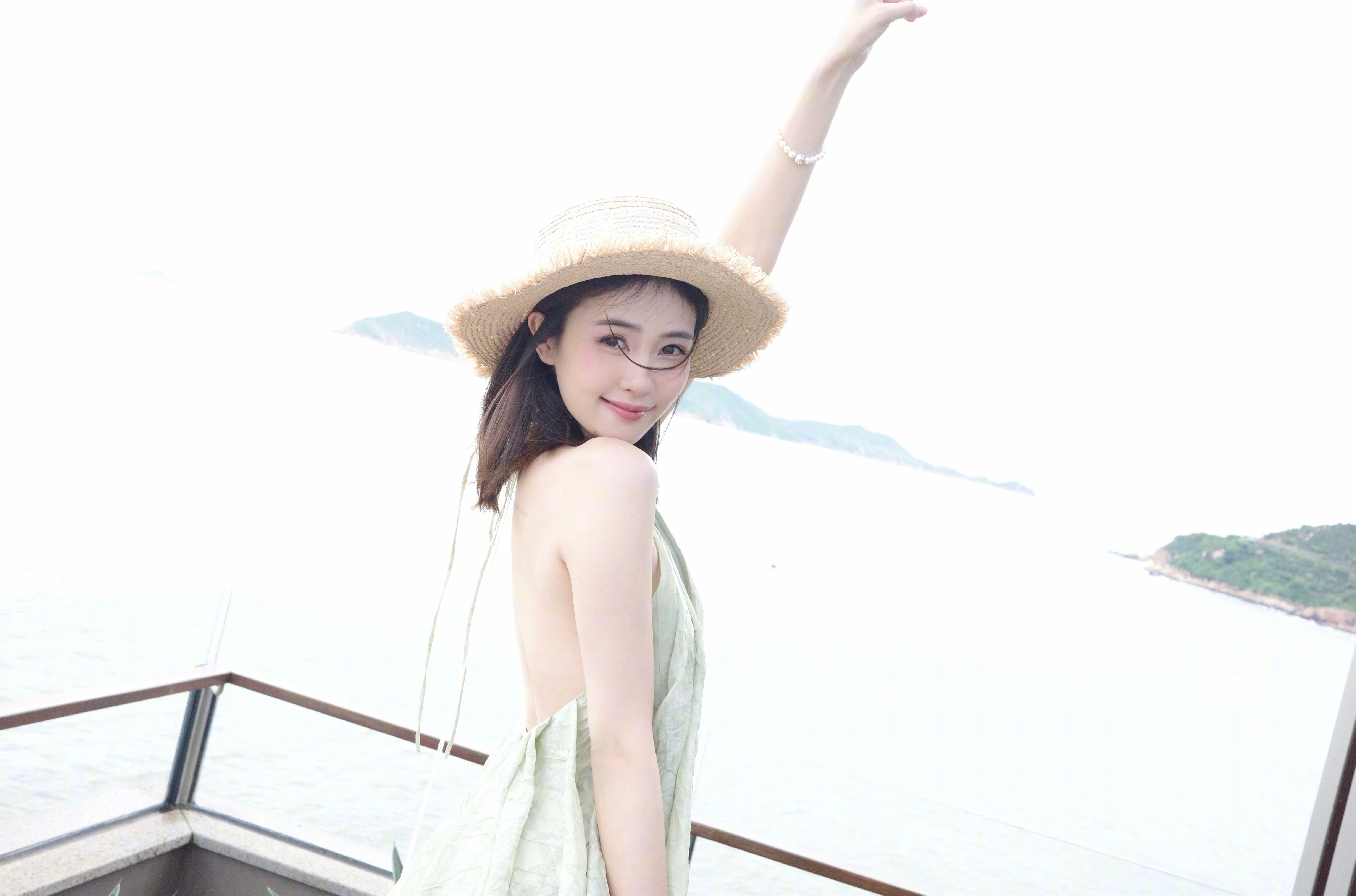 今日海边营业live转动图+切图 姐姐 你是打算把广东的海都游一遍吗白鹿王韵娜 