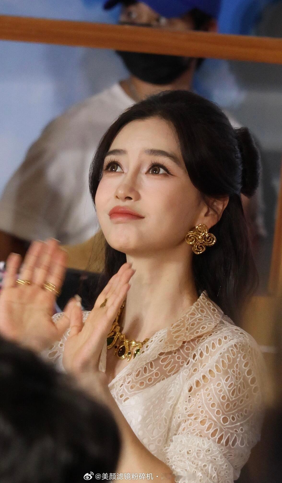 angelababy[超话]  [么么哒]angelababy三拾澄明七堇新荔 