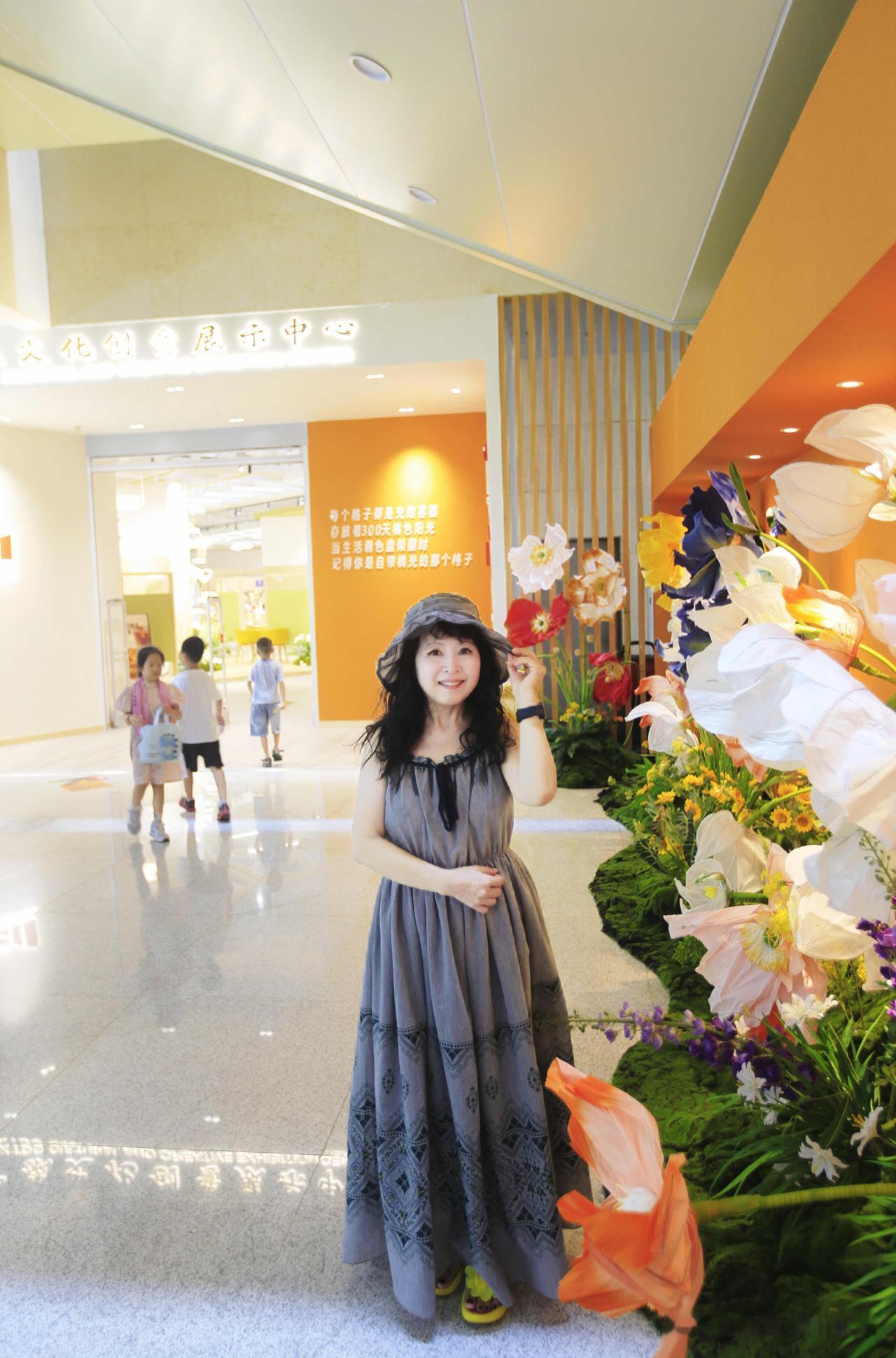 来到南宁，每天上午基本都是在酒店吹空调休息。
昨天下午的行程是去广西壮族自治区博