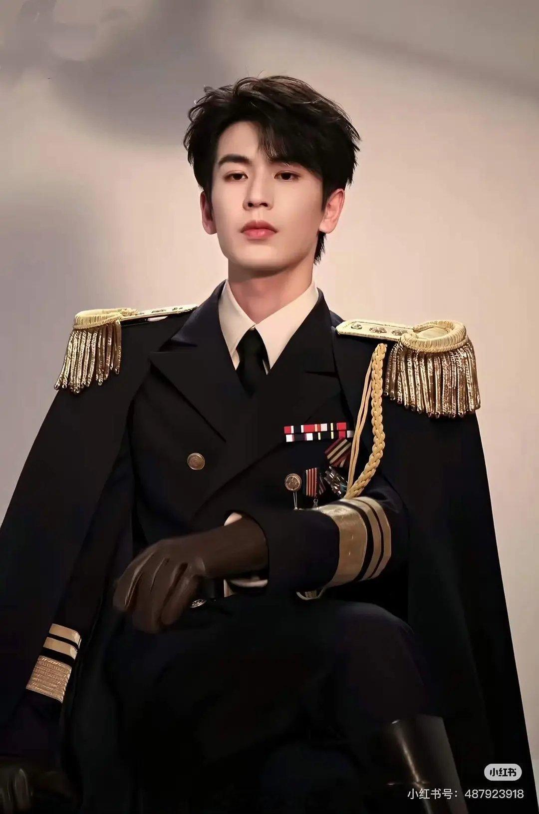 《这一秒过火》一播，张凌赫会不会直接化身粉底液军阀？ 