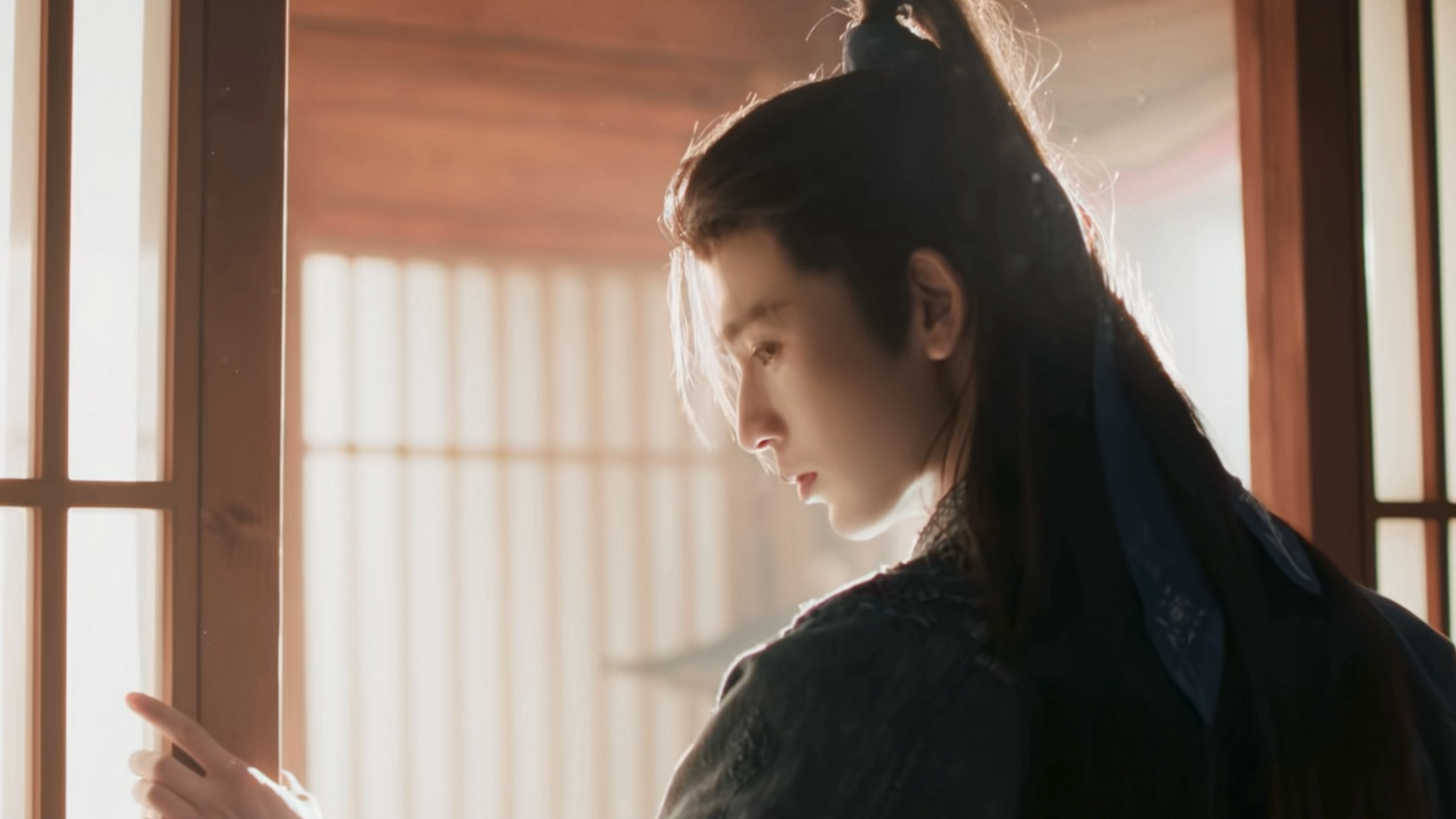 好完美的侧脸，好完美的光影 