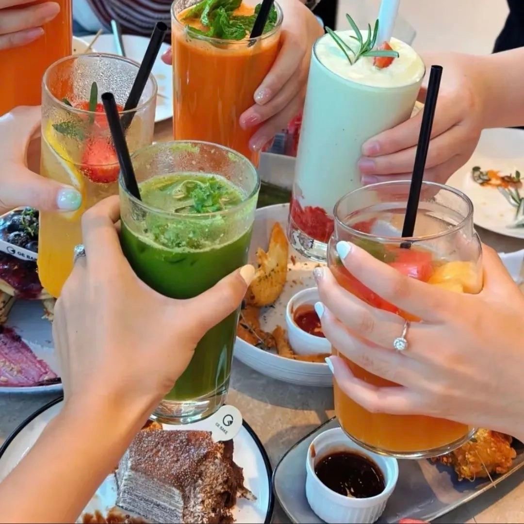 📮ˎˊ˗ 𝐘𝐞𝐞𝐞𝐞 ✌︎ 确认过眼神，是能一起疯到老的人 ​​​