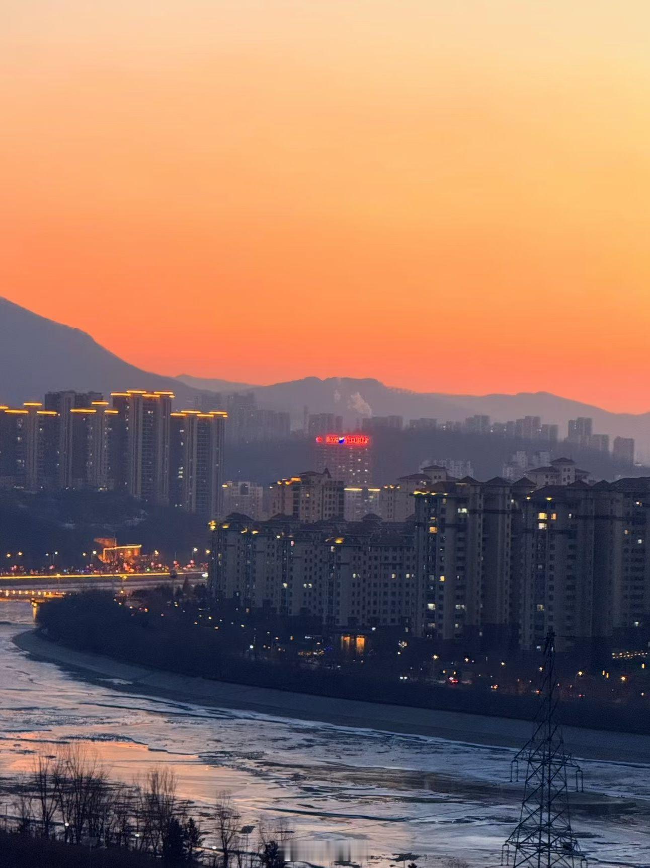 有人追求繁华，有人偏爱清欢。无需比较，适合自己的就是最好。愿你在简单日子里，找到