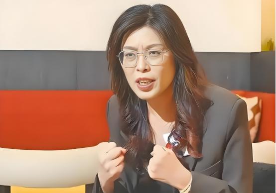 起风了！郑丽文还未登机，翁晓玲先行抵达，蓝营提出两岸新主张
 
要说这事儿的由头