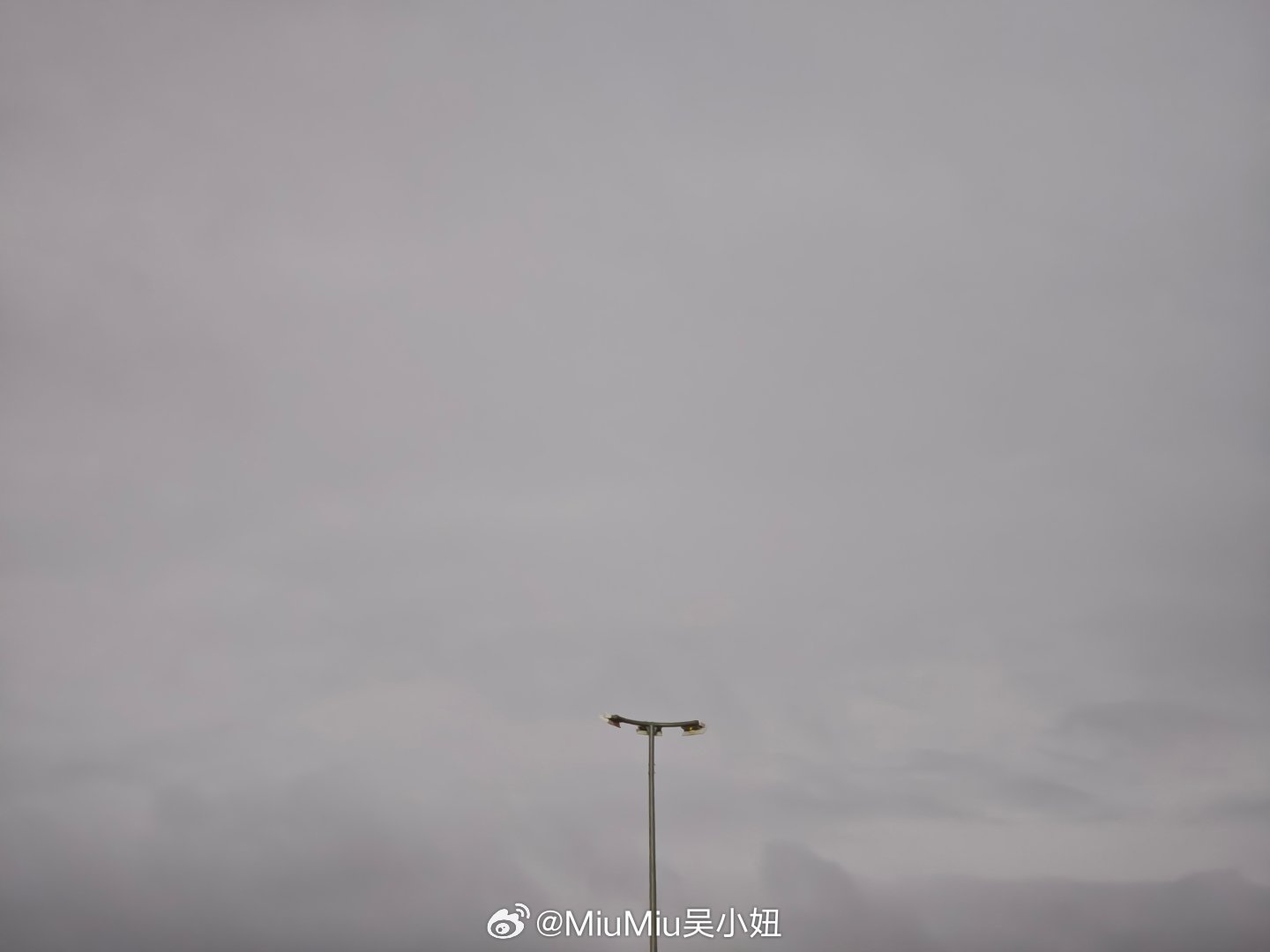 月全食今天这个月啊~是看不了一点了