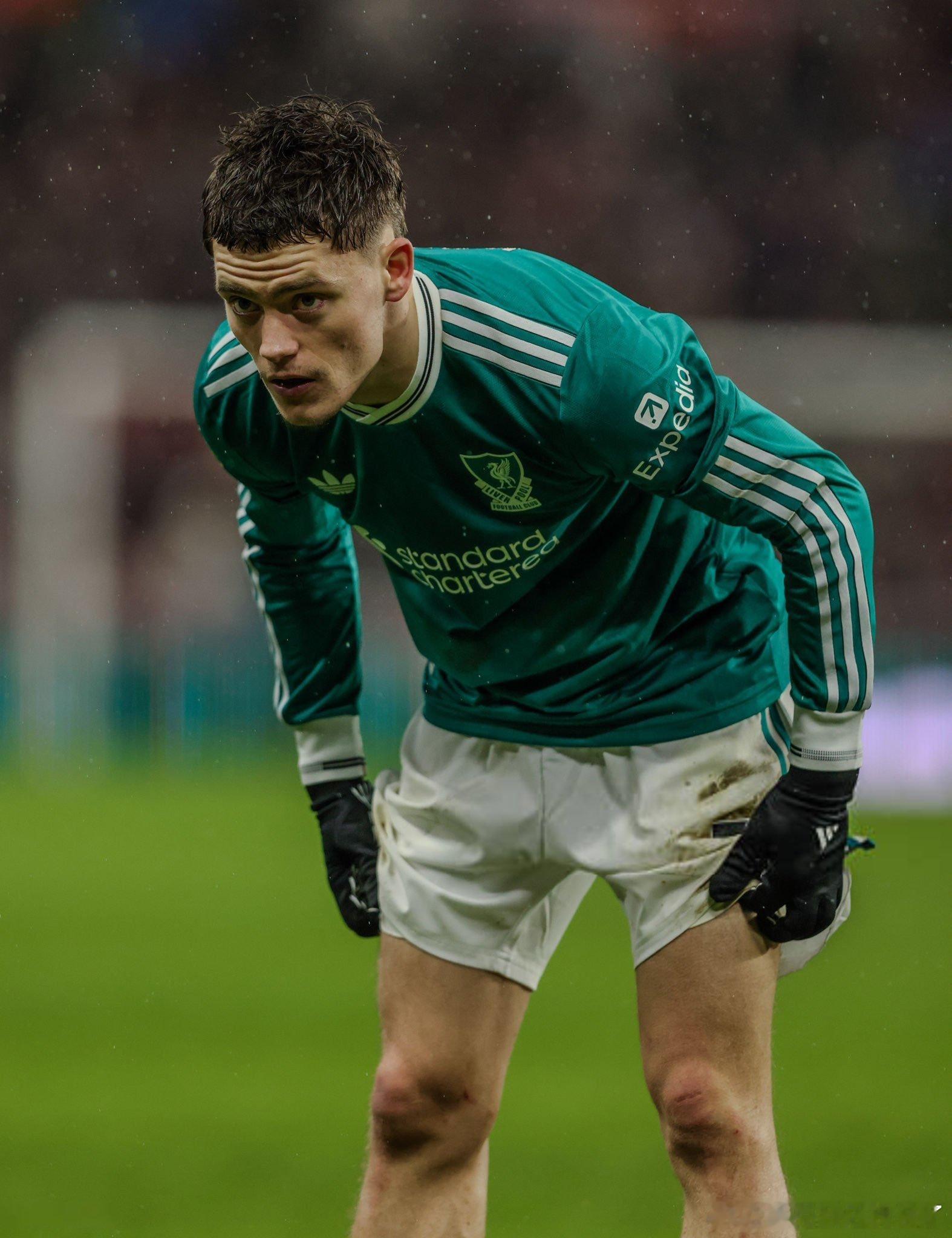 杰拉德：我乐意和维尔茨踢球他的前途无量，看他踢球非常令人兴奋。在狭小的空间里，他