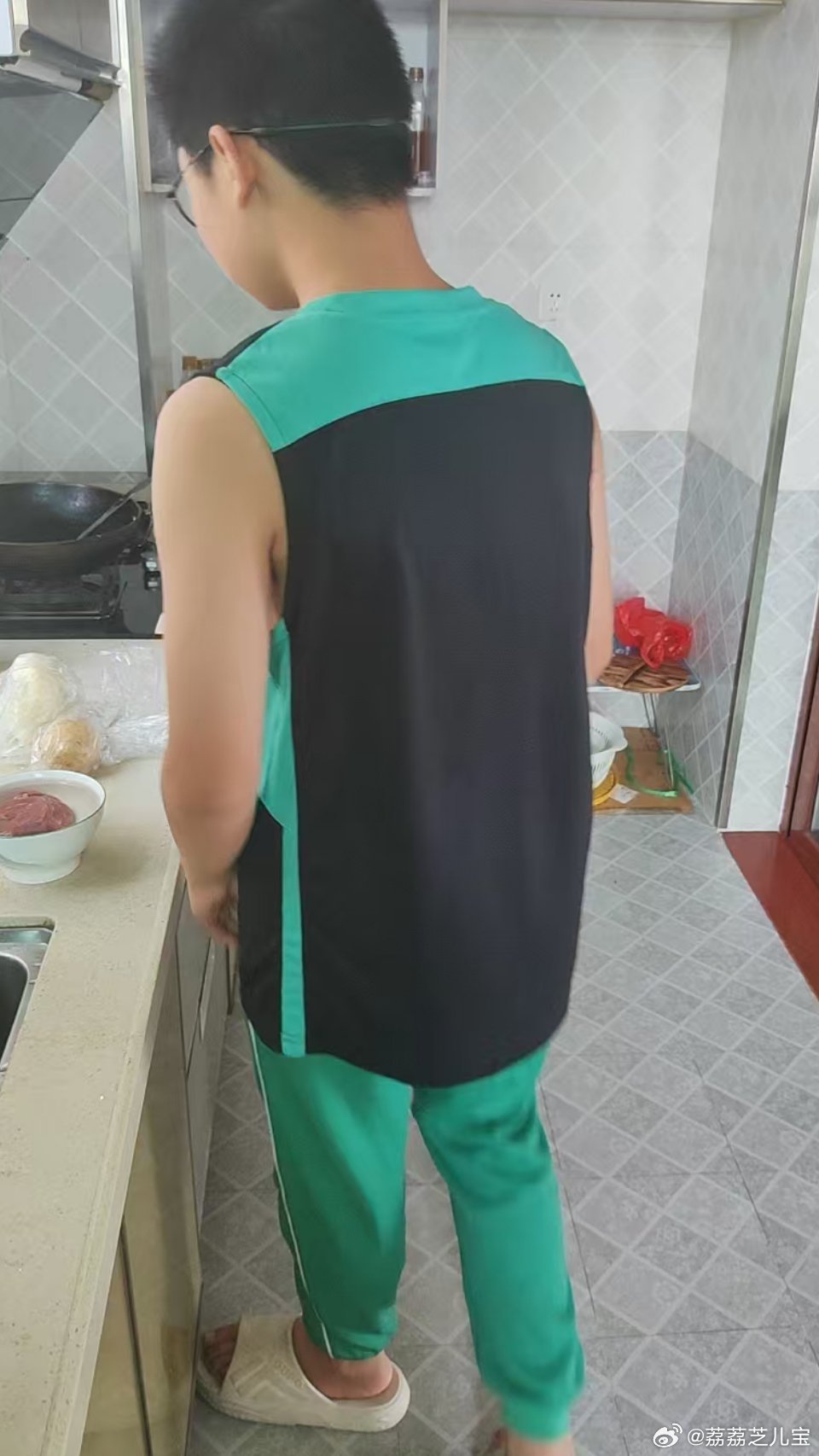 教小孩如何生活很重要的一环就是学会做饭！小升初假期足足有两个半月，这期间我给大宝