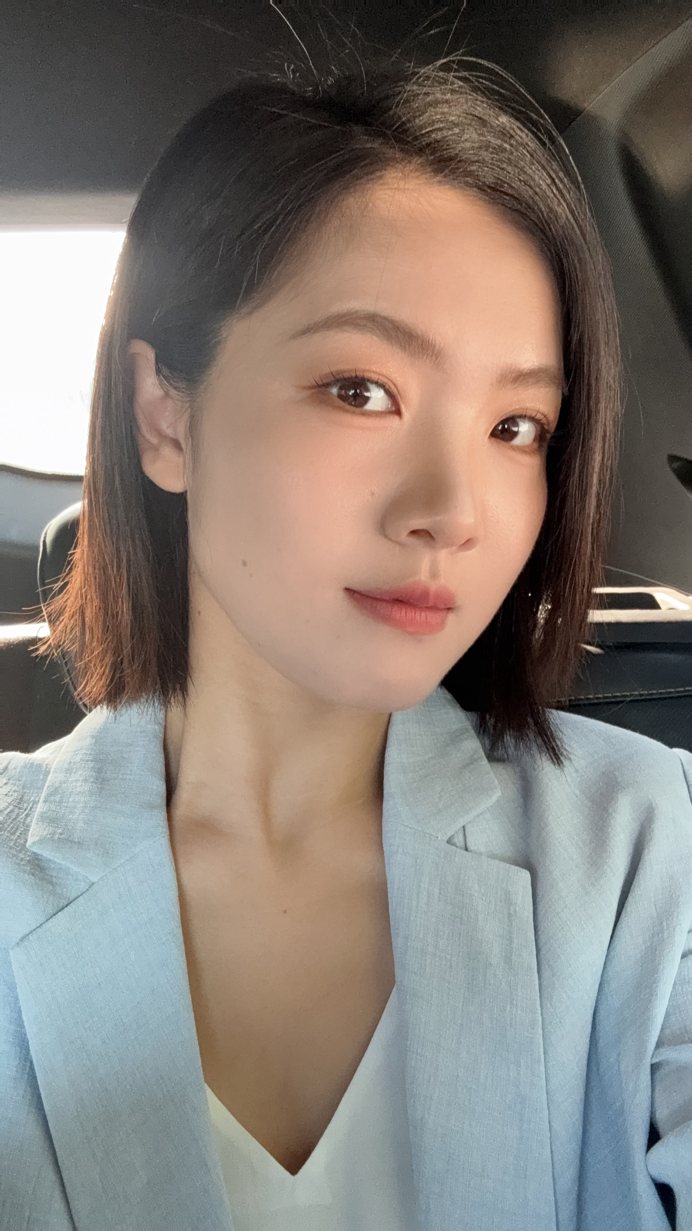 今天的化妆师小姐姐完美演绎了什么叫慢工出细活底妆打底用了半个多小时效果确实比我1