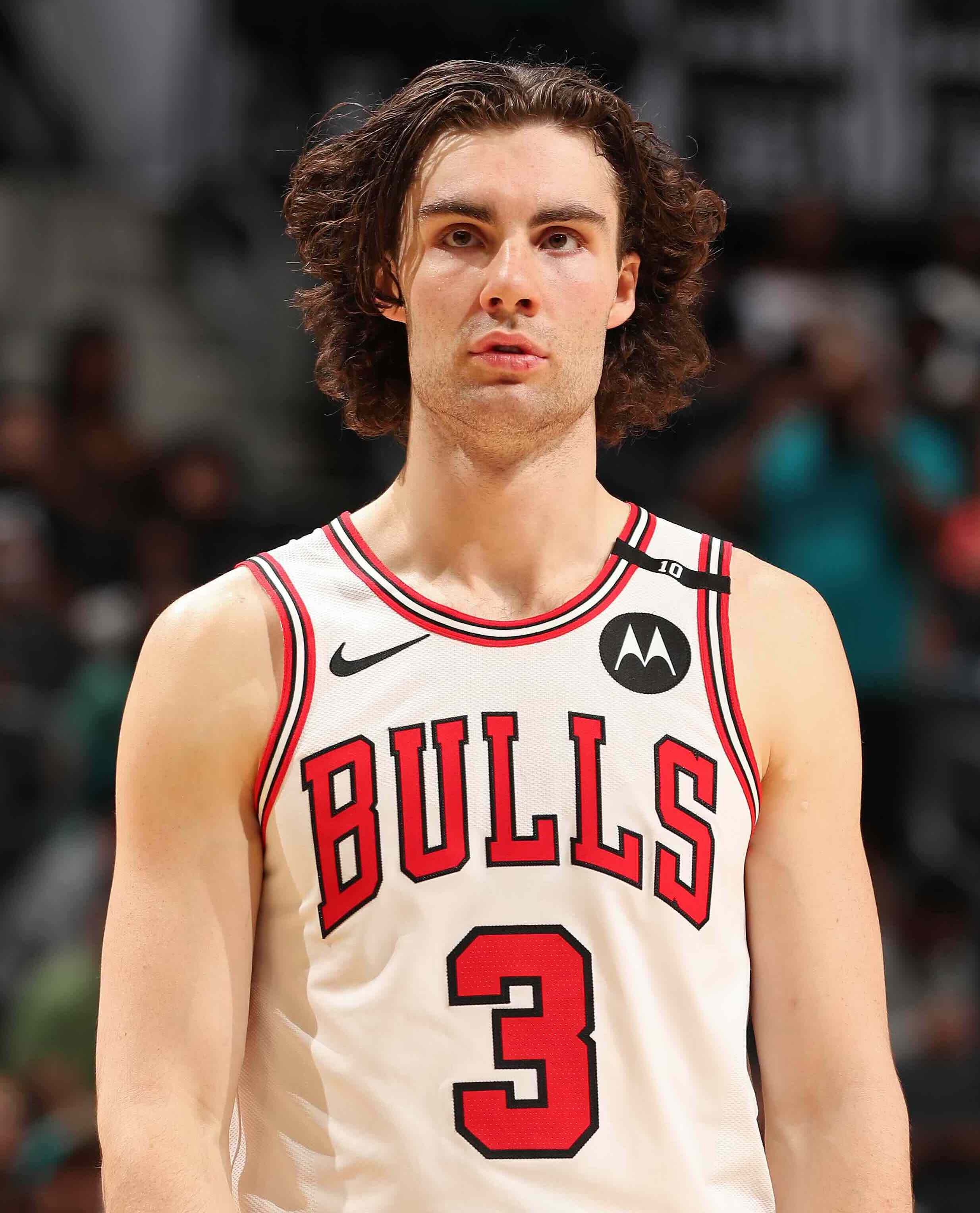 Shams：吉迪已与公牛队达成4年1亿美元的续约协议。NBA自由市场 ​​​