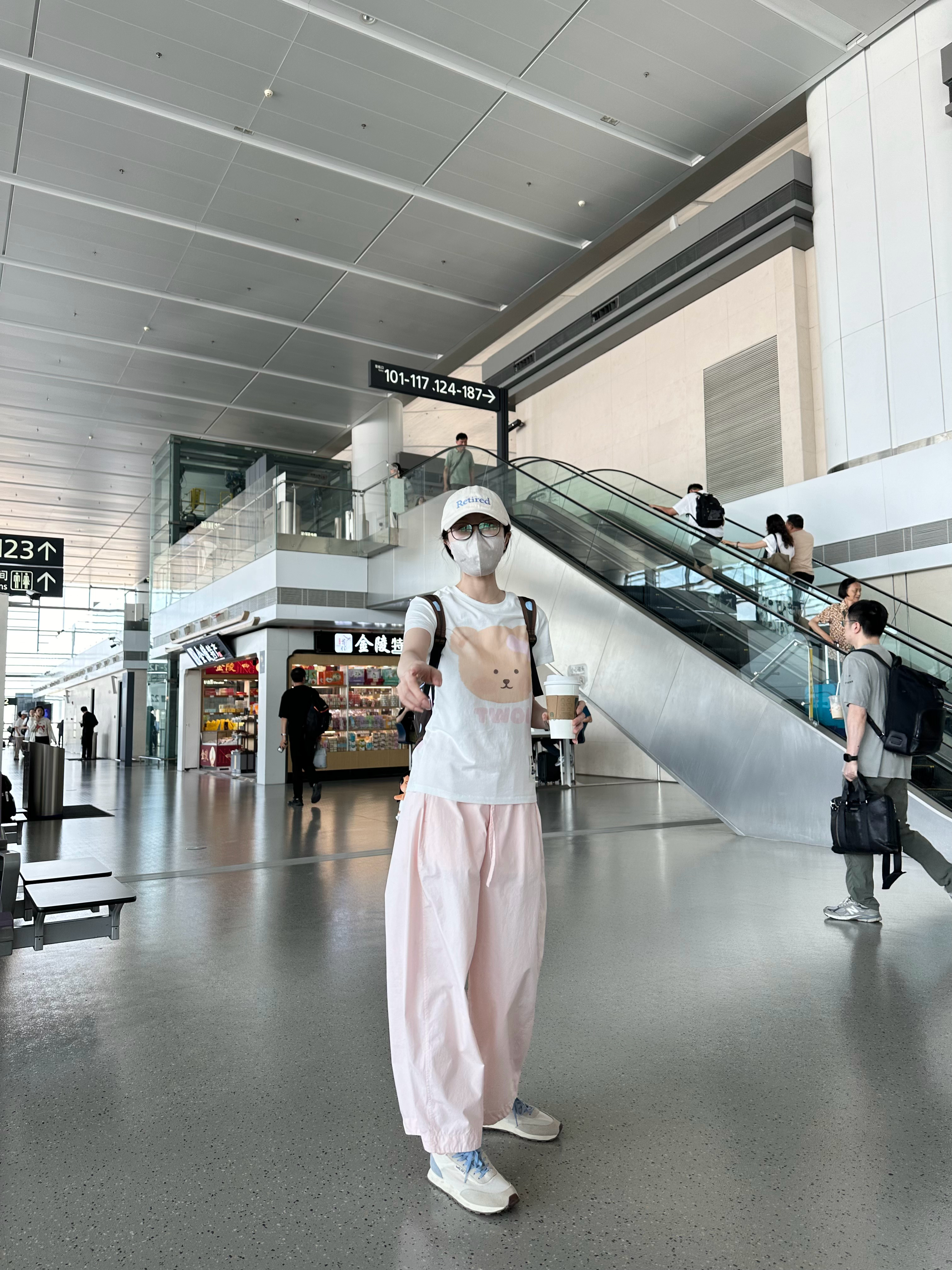 ✈️回盘锦找儿子咯 图三：生气了 没给我拍好看 