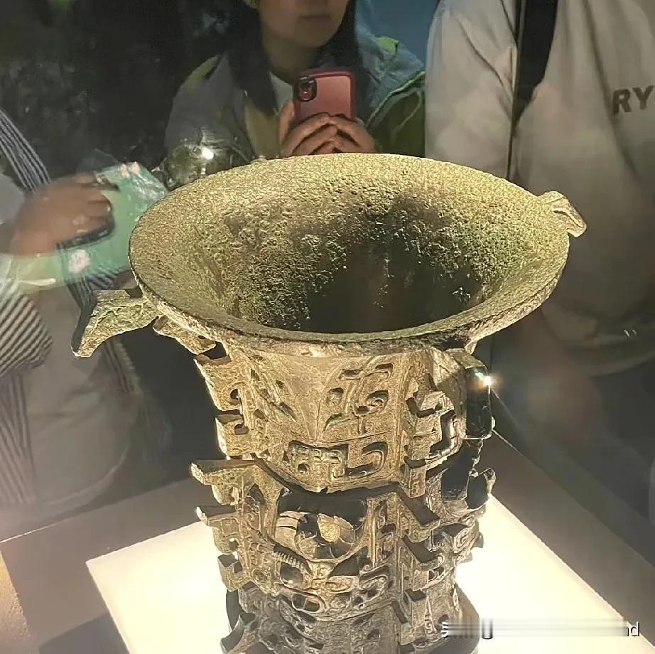 何尊铭文的自圆其说。
唯王五年铸尊，成王宅于成周。
唯王七年复营洛邑。
于是有人