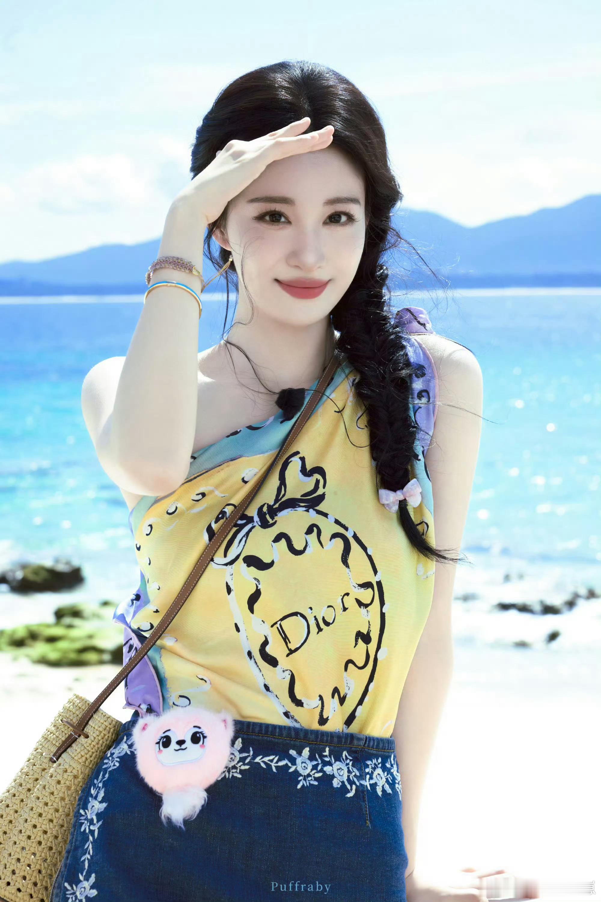 金晨说王楚然在现发撒得开美女欣赏美女！金晨直播大方夸赞王楚然在现发撒得开，没有偶