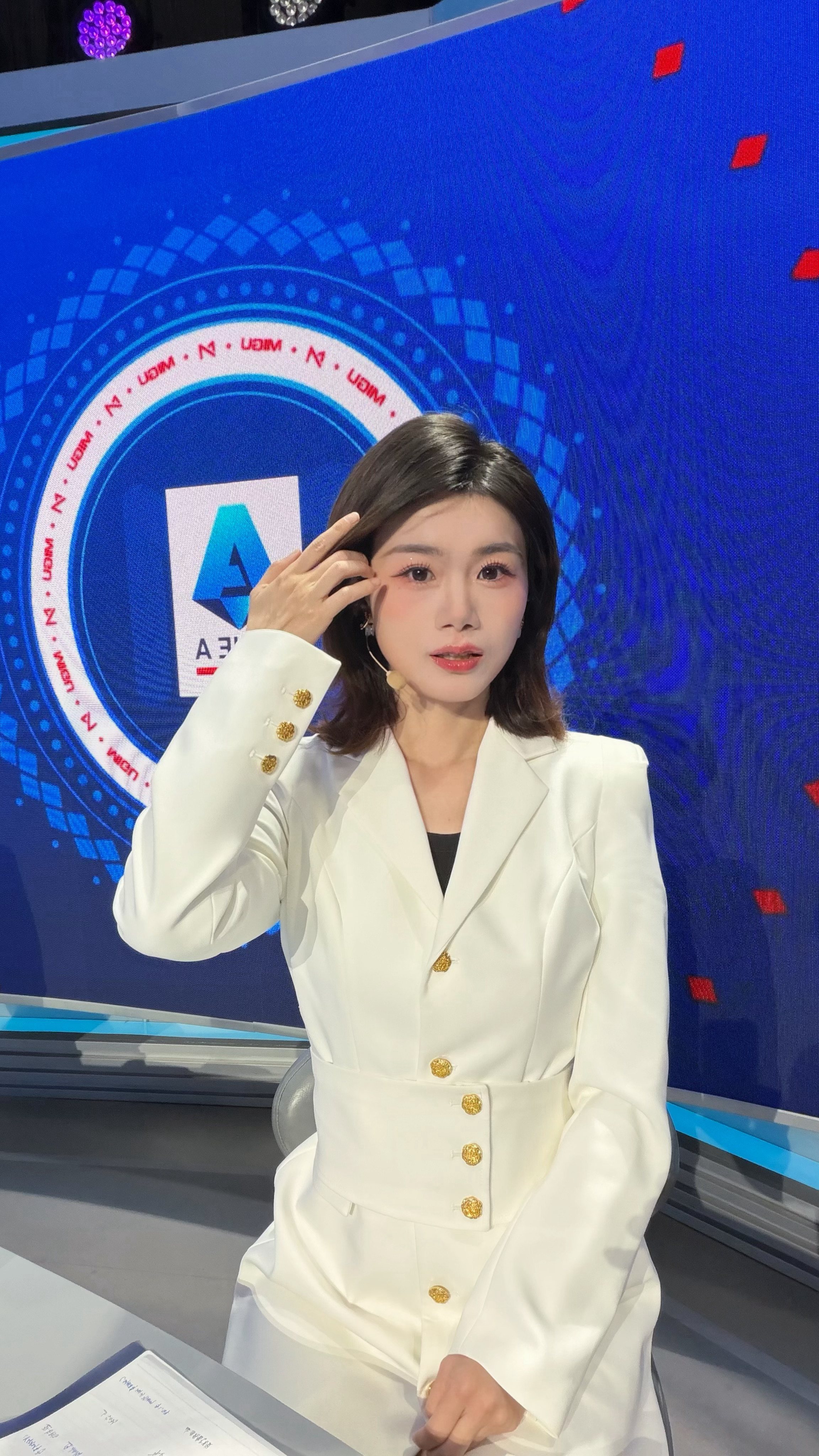 解说预告🎙️周六23:00英超 狼队vs伯恩茅斯，单口周日19:55英女超 曼