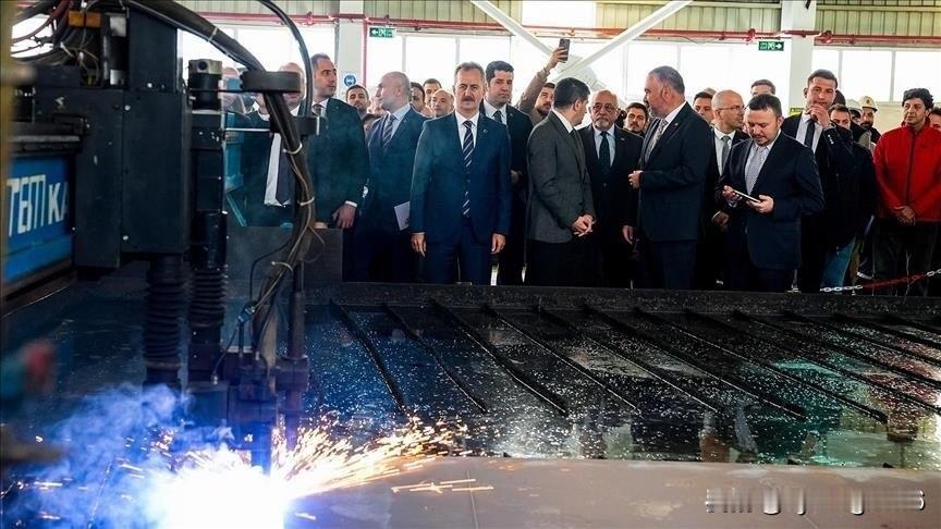 🇹🇷🇵🇹2025年11月16日，为葡萄牙海军建造的两艘补给舰中的第一艘在