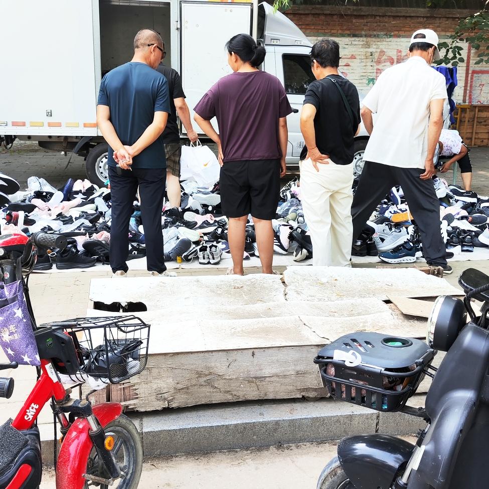 80后中年女人，终于有小伙子叫我阿姨了

人家叫你阿姨，
他觉得是礼貌，
中年女