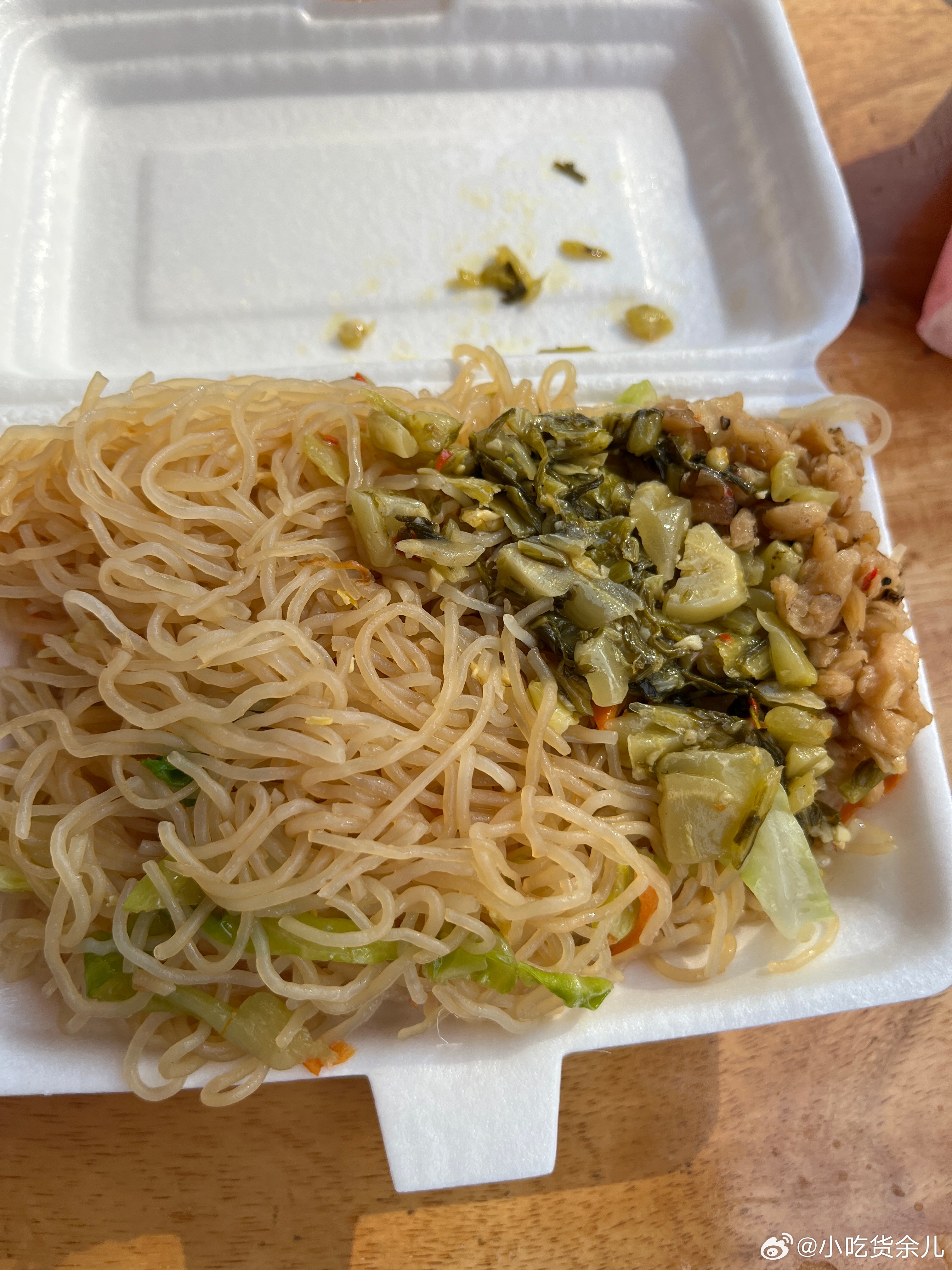 吃完早餐，去洗牙、补牙。刘浩存一镜到底情绪戏