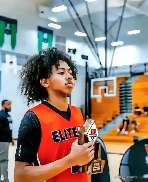 赛区第五名！朱正得11分4篮板3助攻

近日美国OTE联赛，朱正出场30分钟，得