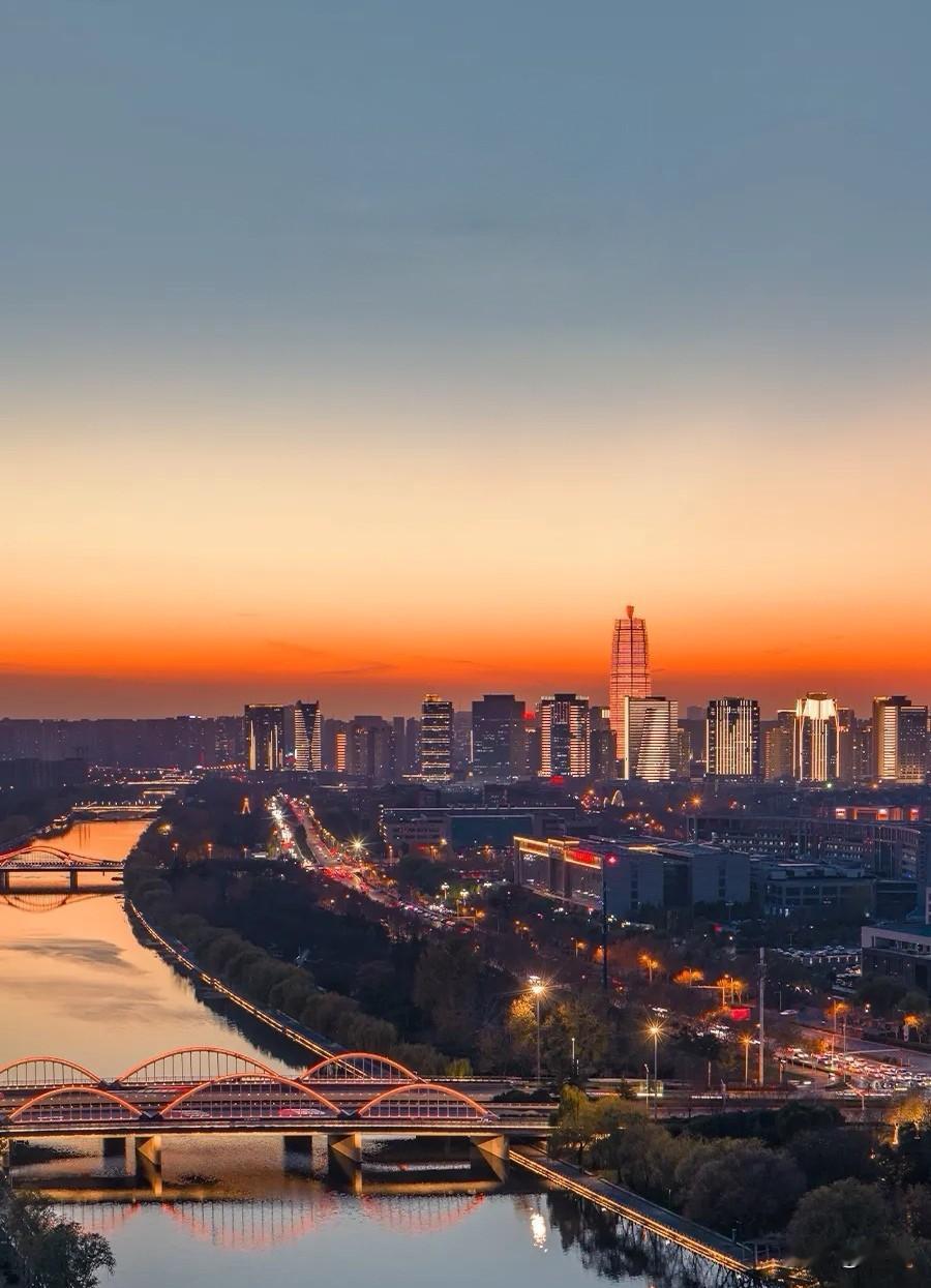 那些说房价下降就买房的人，真的买房了吗？
事实是他们中绝大多数都不会买，嚷嚷着房