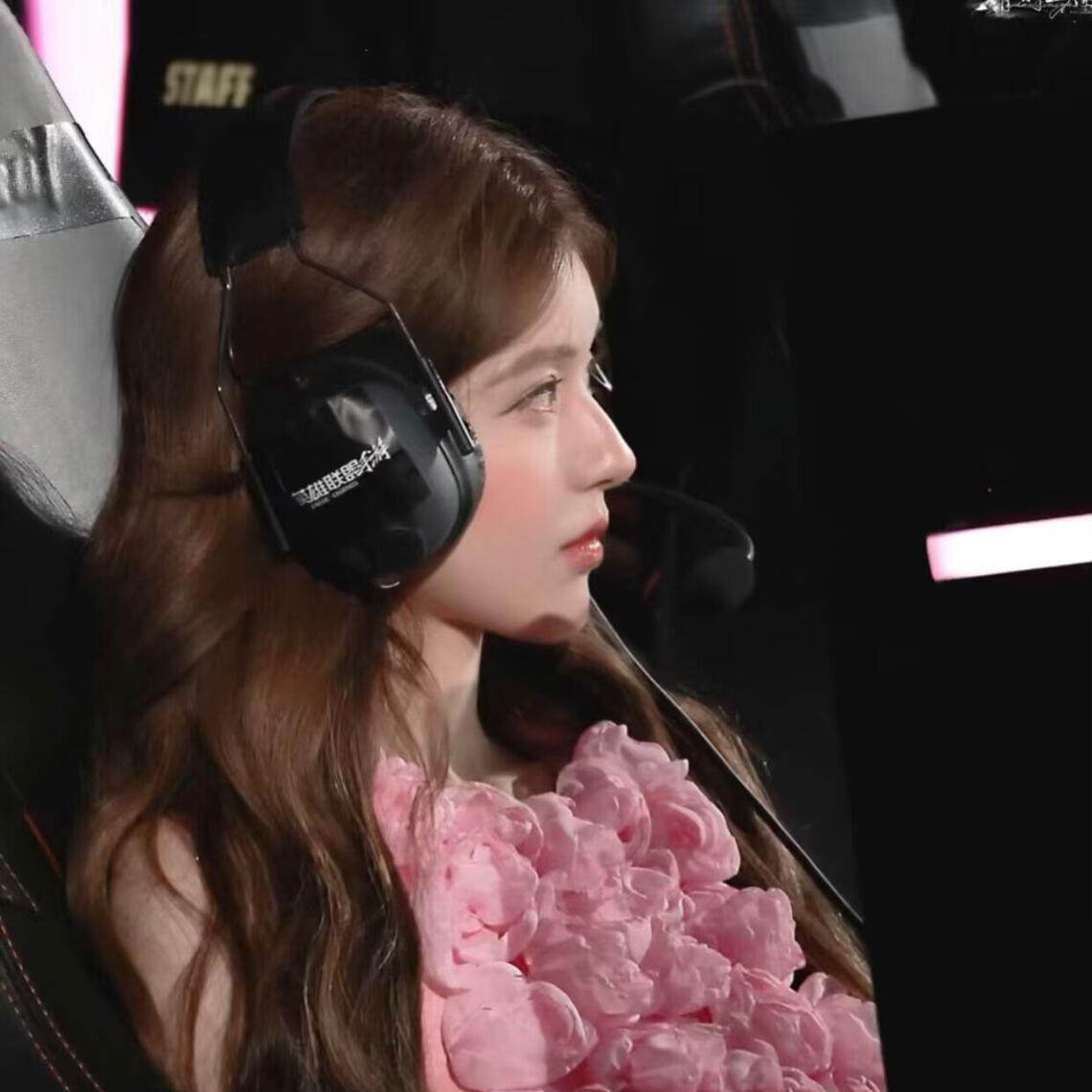 颌面王 颌面这块内娱只服她…. 