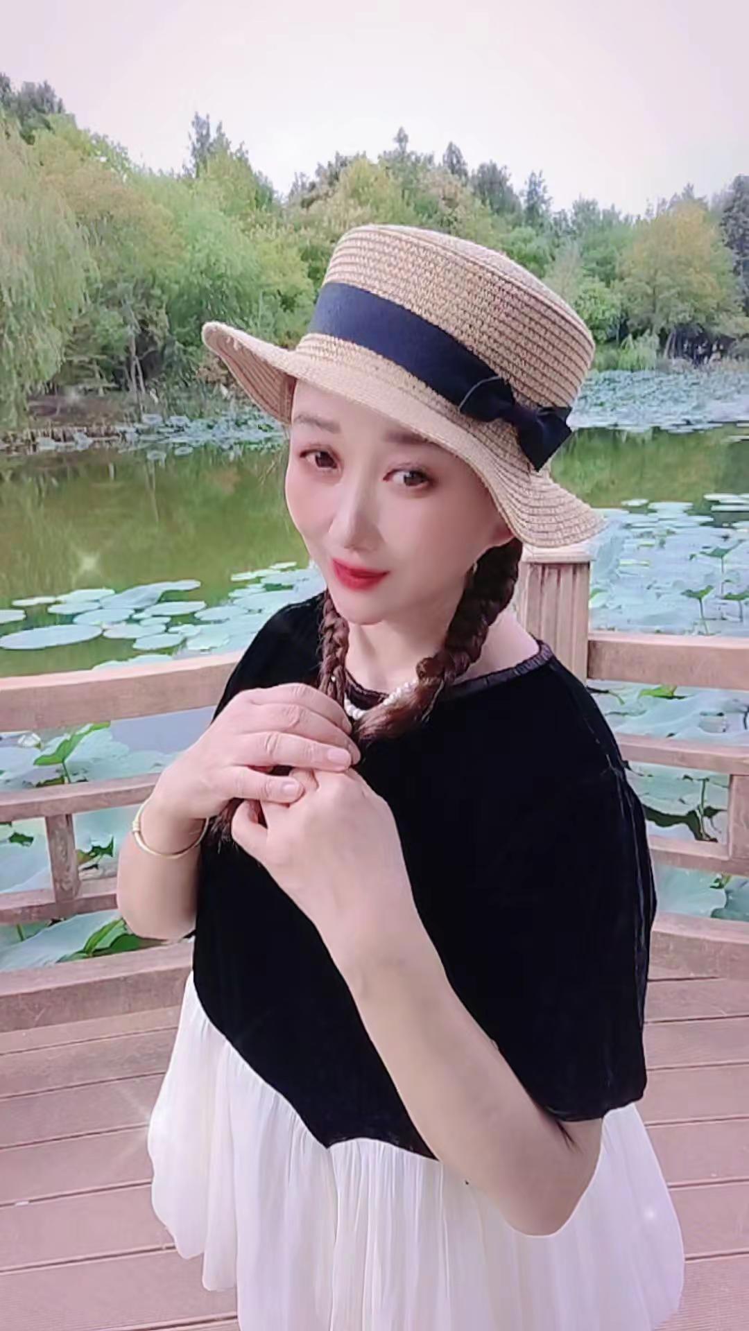 祝我的朋友们立秋快乐！好运连连，万事皆如意，幸福长相随！