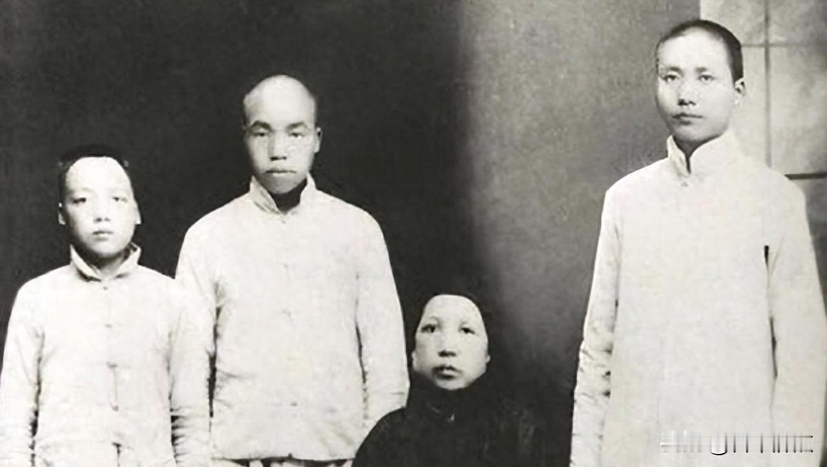 文素勤，不是“主席妈妈”也不是“七妹”，她是个有名字的活人。
以前只听说毛泽东他