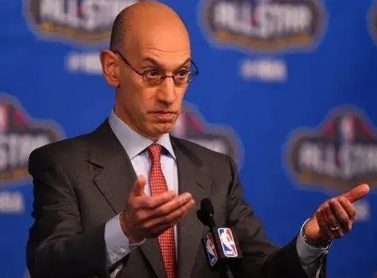 亚当-肖华大概希望2023-24NBA季后赛这样发展：​附加赛：湖人和勇士最终以