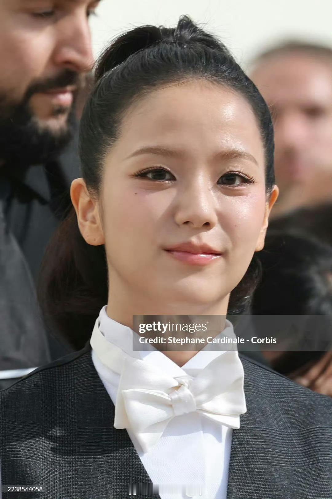 Blackpink时装周怼脸生图，好姐妹一起走 ​​​