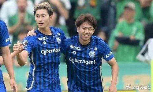 003日职 东京FC VS町田泽维亚足球        两队在上轮是刚刚叫完手，