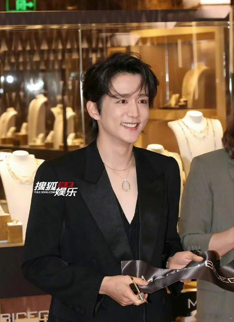 感觉会跟我去超市抢鸡蛋 ​​​